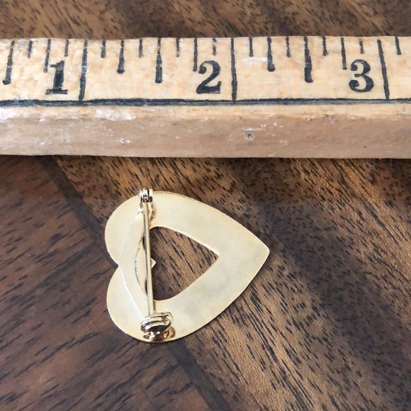 red and gold tone enamel heart pin brooch - Picture 4 of 8